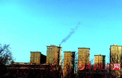 2016年5月11日，山師校園老煙囪開拆